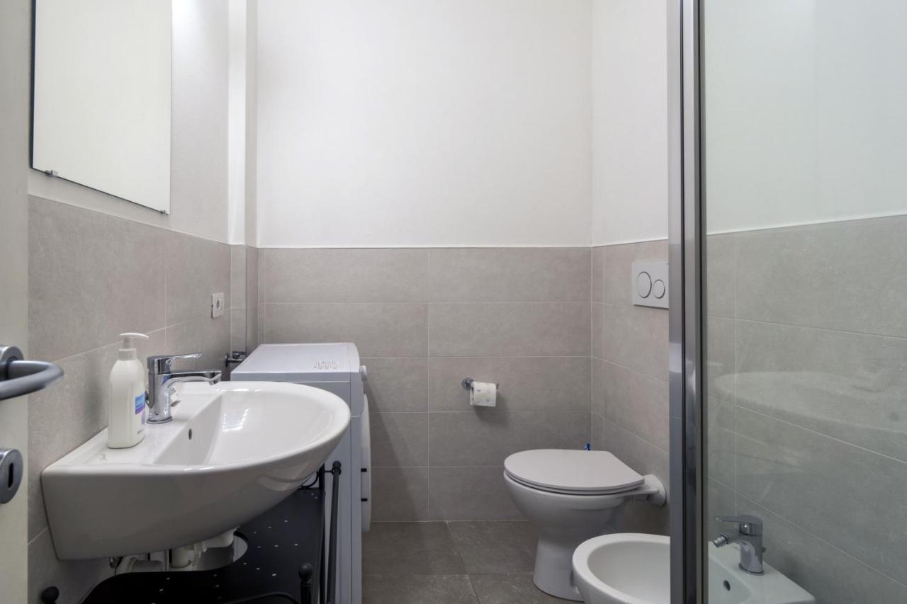 Cozy & Comfy Apt In Navigli Area ミラノ エクステリア 写真