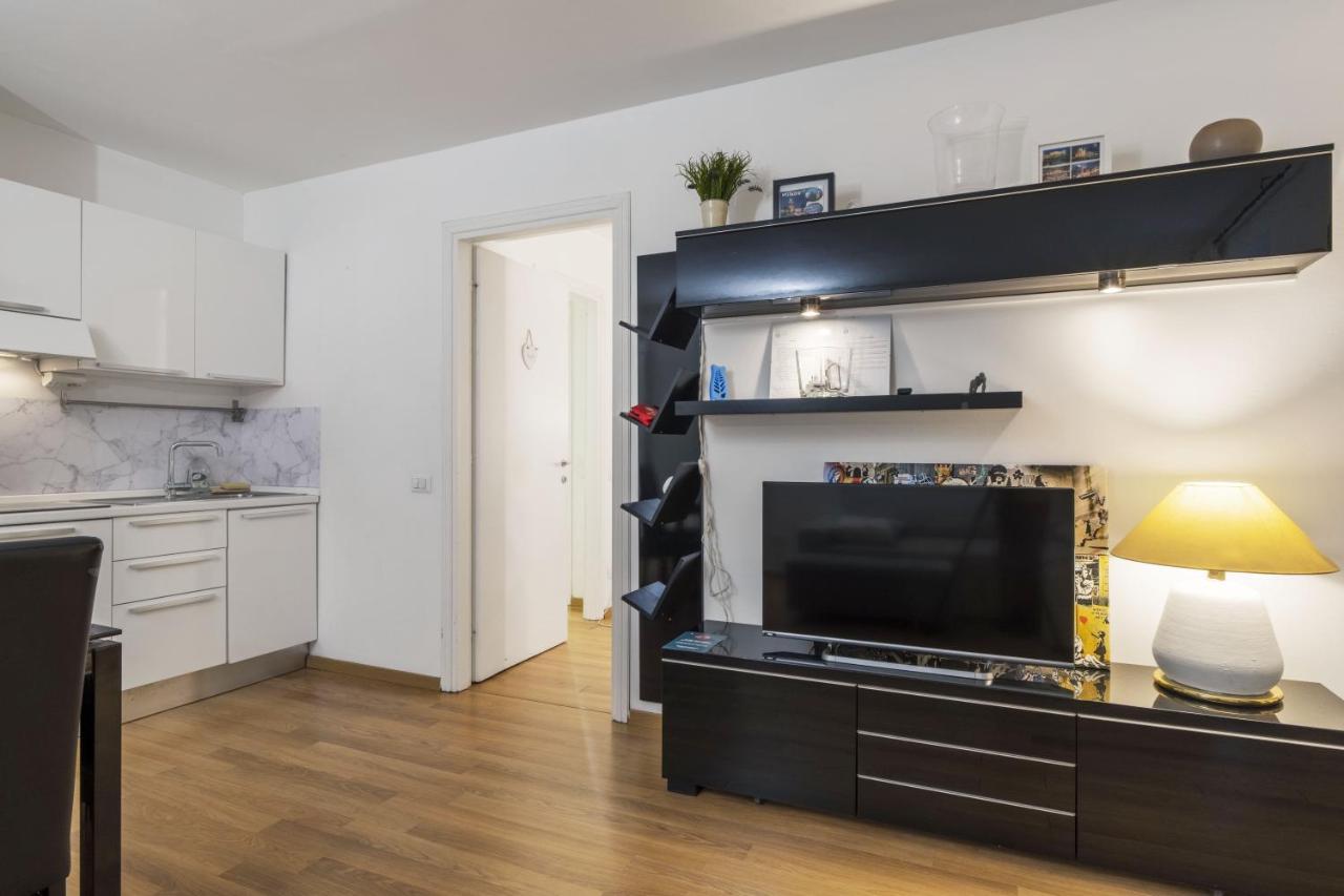 Cozy & Comfy Apt In Navigli Area ミラノ エクステリア 写真