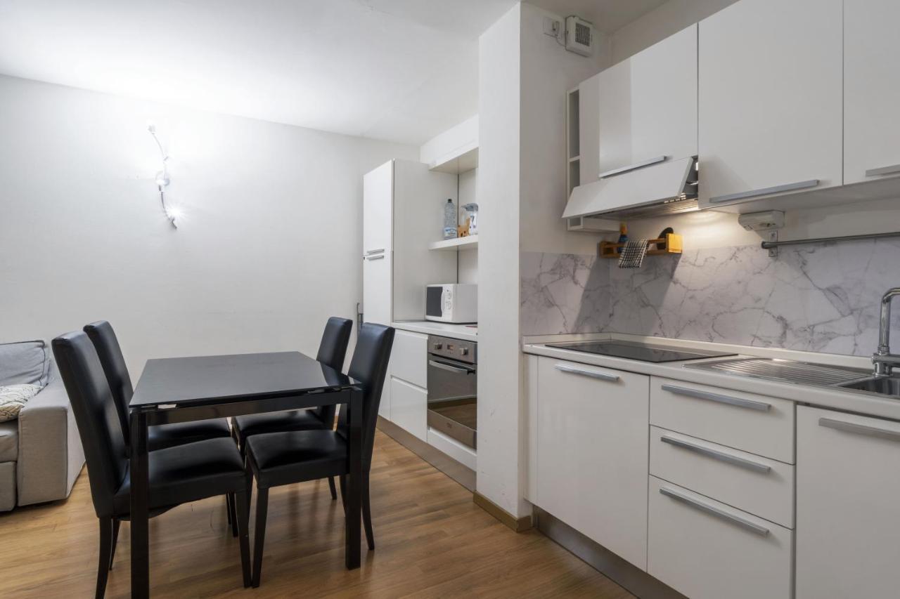 Cozy & Comfy Apt In Navigli Area ミラノ エクステリア 写真